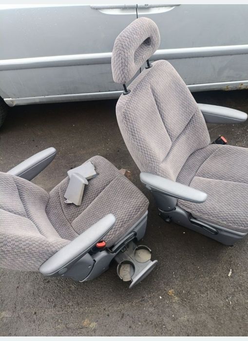 Sprzedam fotele z podłokietnikami do kamper kampervan bus