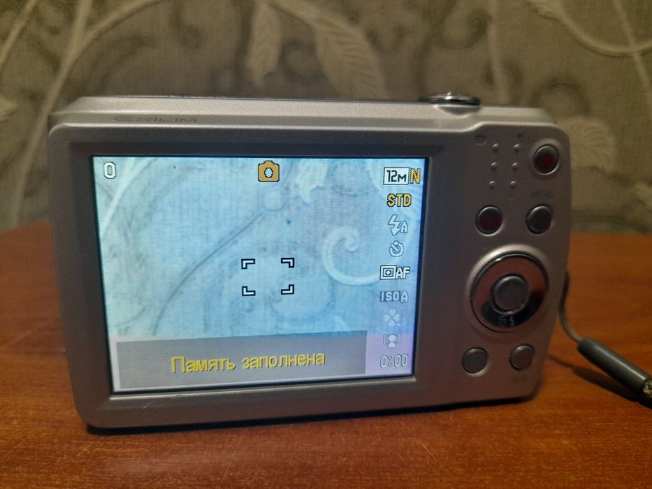 Продам фотоаппарат Casio Exilim Ex-z16