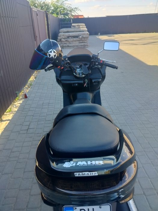 Макси скутер Yamaha Madgesty 250rr