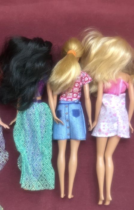 Bonecas Barbie e Disney