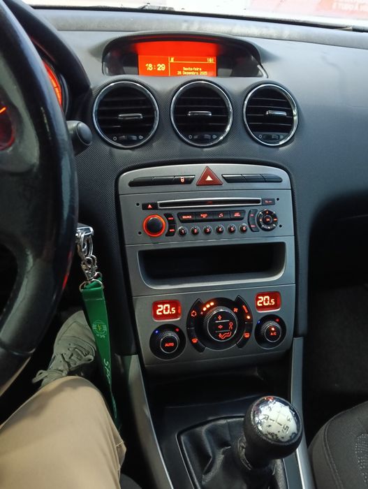 Peugeot 308 SW 1.6 DIESEL 7 lugares