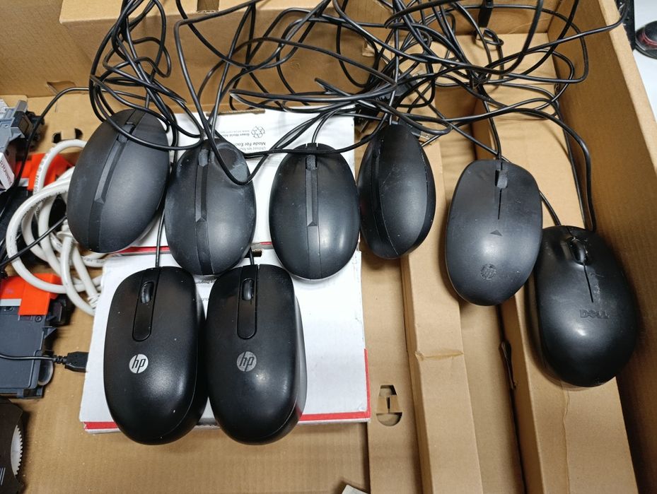 Klawiatury,kable HDMI,zasilające komputery,ladowarki  suchawki