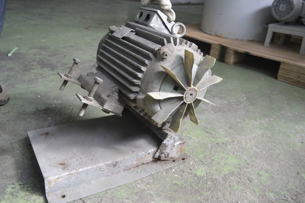 Motor elétrico trifásico 3 CV