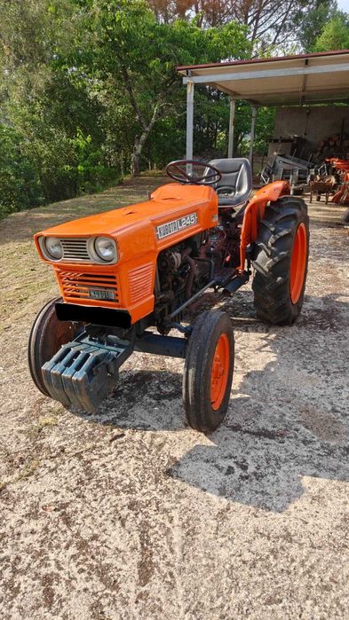Trator Kubota L245 (25 CV)