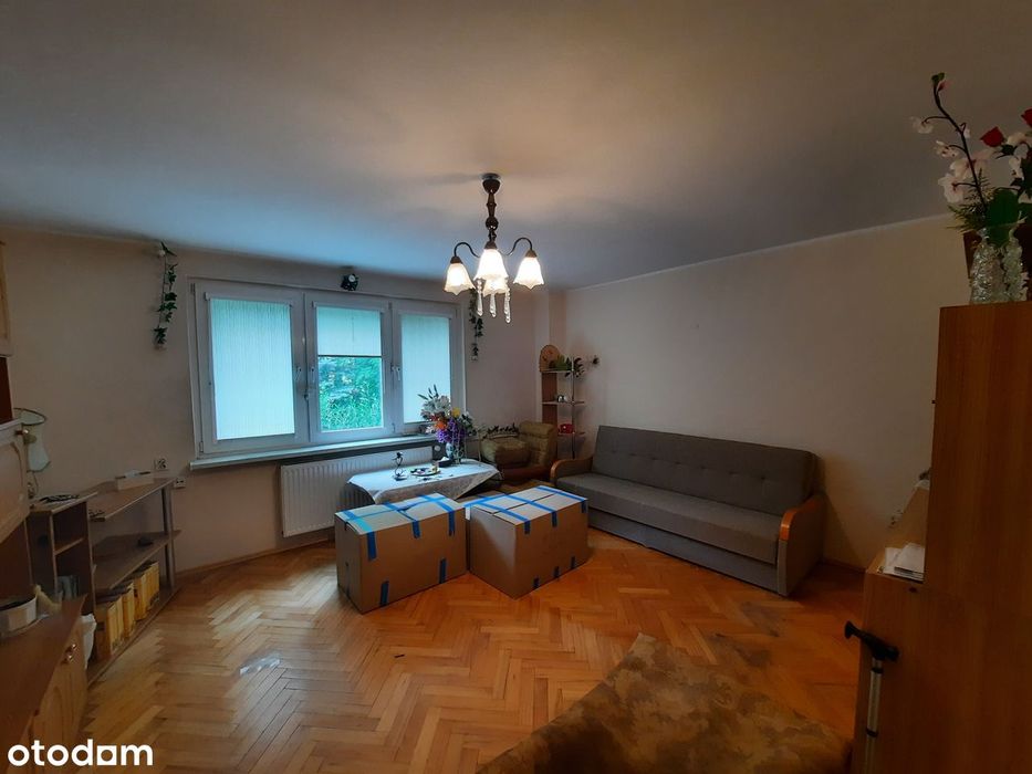 Przytulne mieszkanie w Redłowie z piwnicą