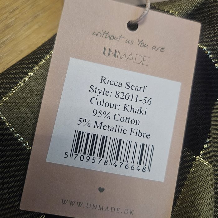 Nowy elegancki szal Unmade Copenhagen