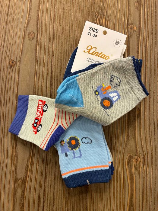 Skarpety chłopięce w rozmiarze 25-27 pojazdy wygodne bawełniane 5 par