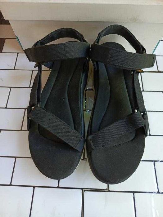 Продам оригинальные сандалии Teva, стелька 27 см. Состояние идеальное
