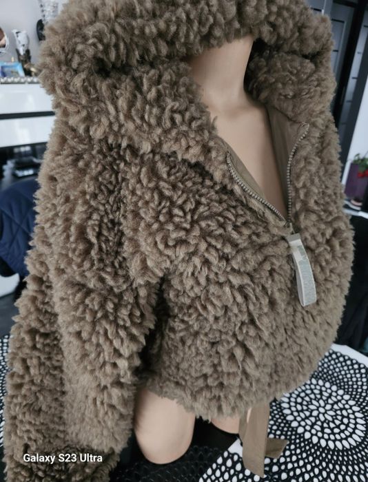 Pull&Bear kurtka futerkowa leciutka S