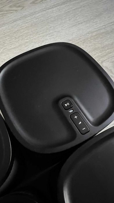 4 Colunas de Som WiFi Sonos Play:1 (Pretas) em ótimo estado.