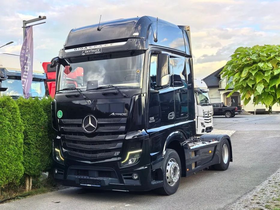 Mercedes-Benz