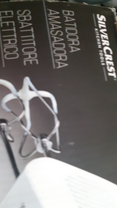 Batedeira  e amassadora nova ainda em cx branca silvercrest