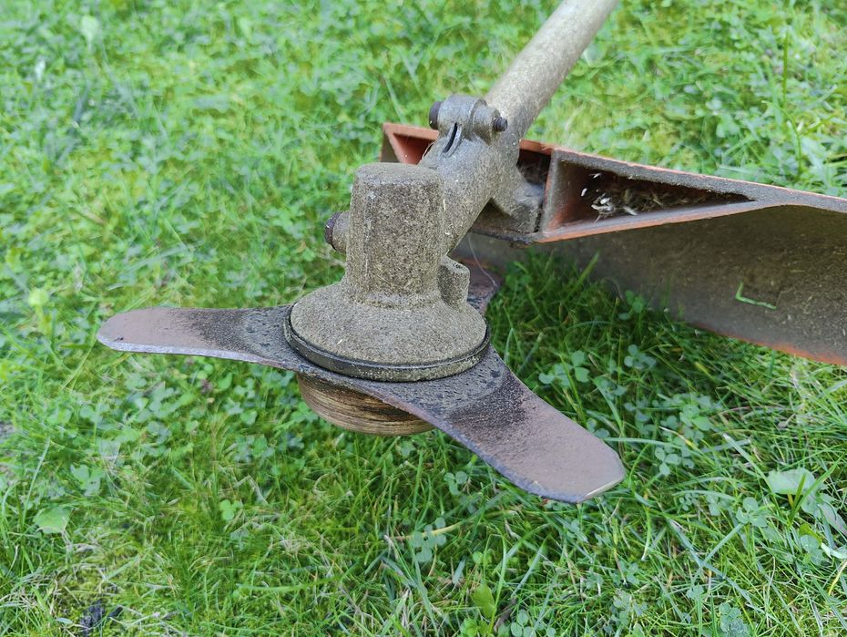 Kosa spalinowa STIHL TRÓJZĄB + Uprząż