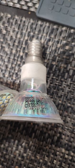 Lâmpada E14 casquilho fino