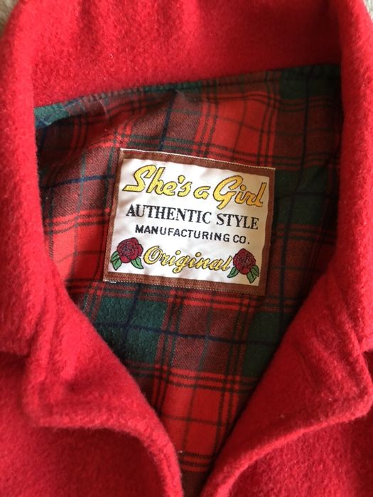 Casaco de inverno vermelho, She’s a Girl