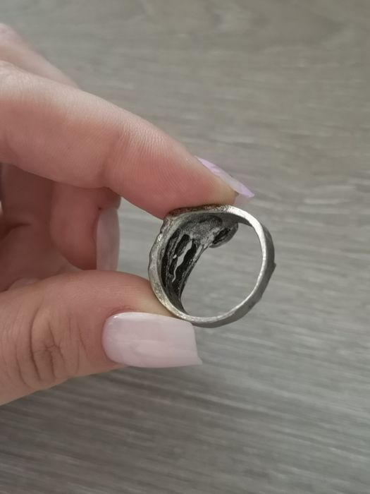 Pierścionek pierścień kosciotrup stan bdb polecam