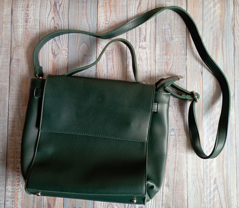 Жіноча сумка середня, in DARK green. (Італія)