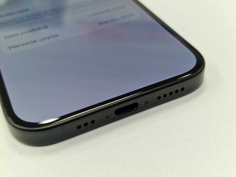 Iphone 15 128GB/ Black/ Czarny/ Bateria 90%/ Grade A + ładowarka