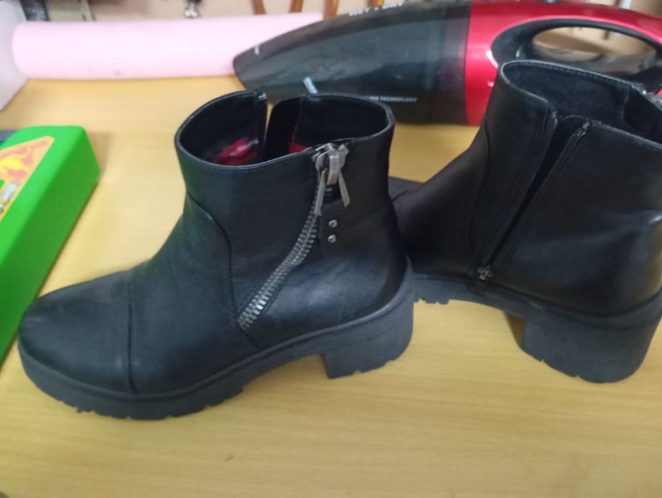 Botas pretas tam 36