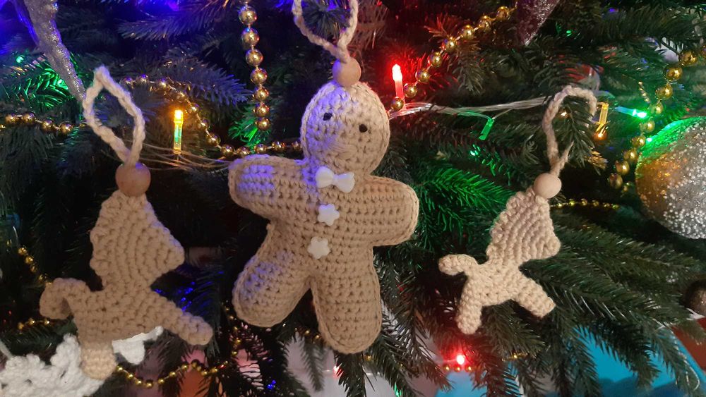 Новорічні прикраси нв ялинку декор