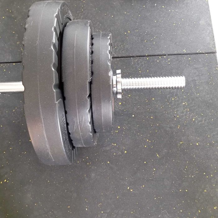 Conjunto de barra e pesos musculação447369020840366083