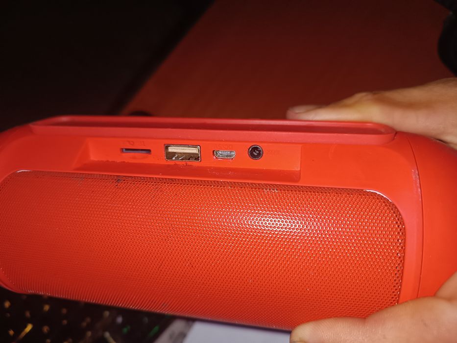 Sprzedam głośnik bezprzewodowy Bluetooth model Charge2+