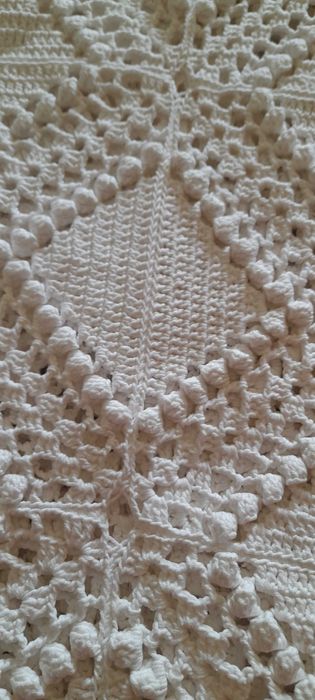 Colcha de Renda antiga. Cama de Solteiro.