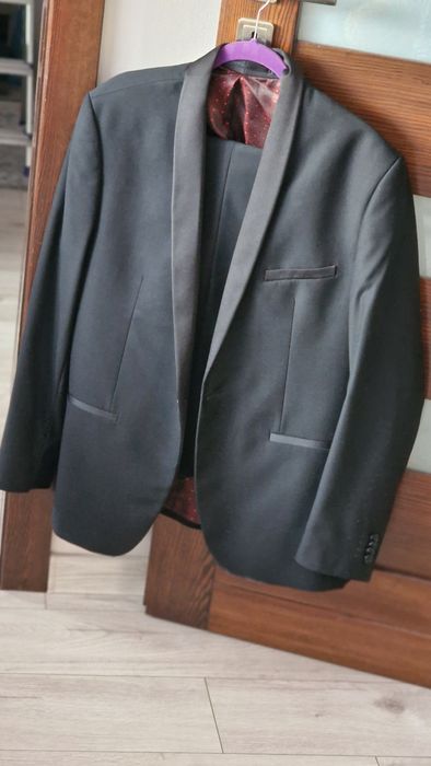 Męski ślubny garnitur jak nowy
