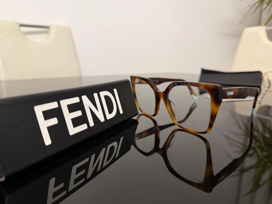 Armação de óculos Fendi