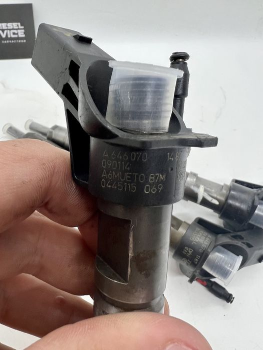 Б/у форсунка 0445115069 0445115033  Mercedes sprinter 906 2,2