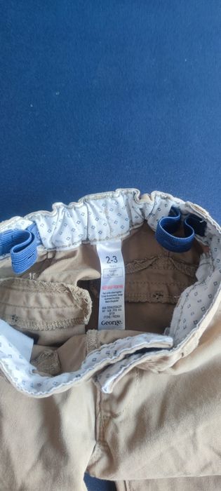 Beżowe spodnie chłopięce