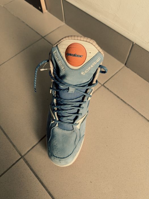 Продам взуття баскетбольне reebok