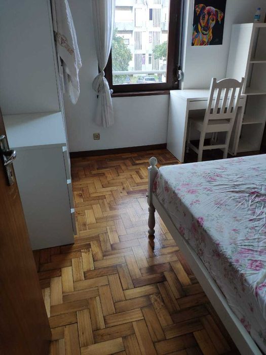 Quarto mobilado ao pé do ISEP, ESS no Pólo Universitário