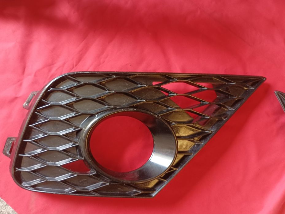 Grelhas Parachoques frente SEAT Ibiza FR 6 J