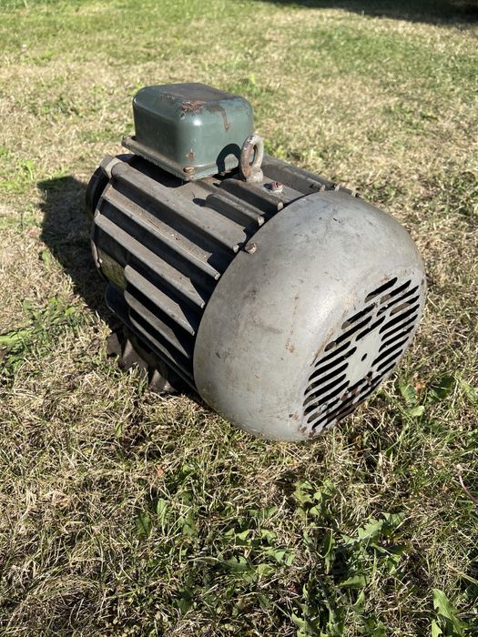 Silnik elektryczny trójfazowy SZJe 34a 3,0 kW  – Sprawny, PRL