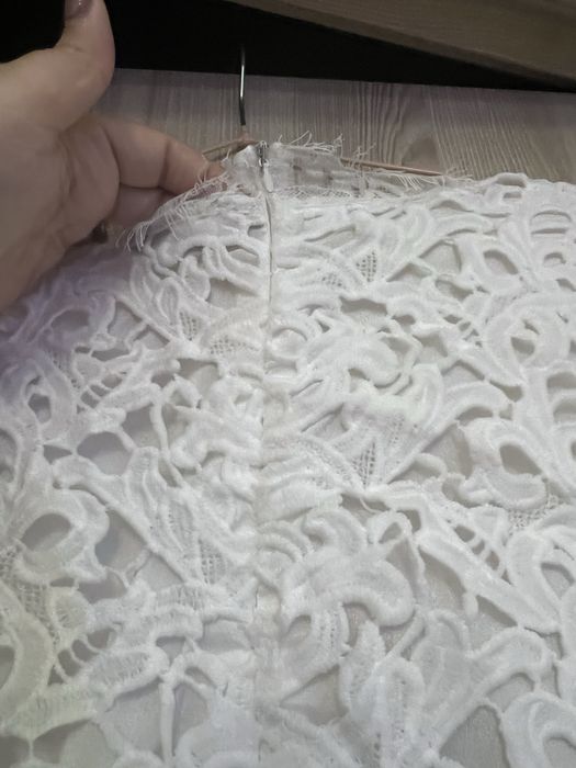 Vestido Rosa com renda branca