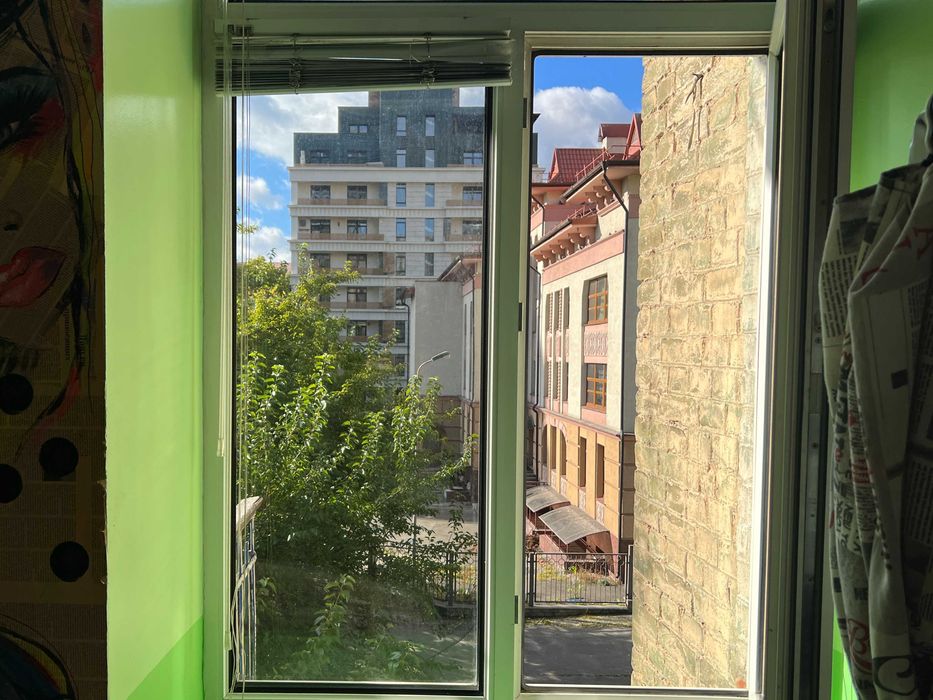 Аренда койко-места в 4х местной комнате, м.Лукьяновка, ТЕПЛО и СВЕТ!