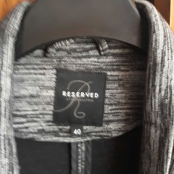 Kardigan w desen szaroczarny