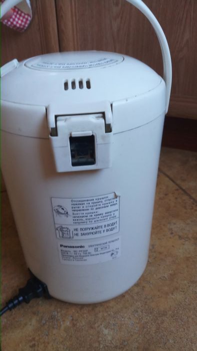 Продам чайник термос Panasonic