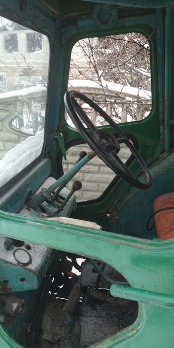 Трактор т40  на ходу в робоче стані