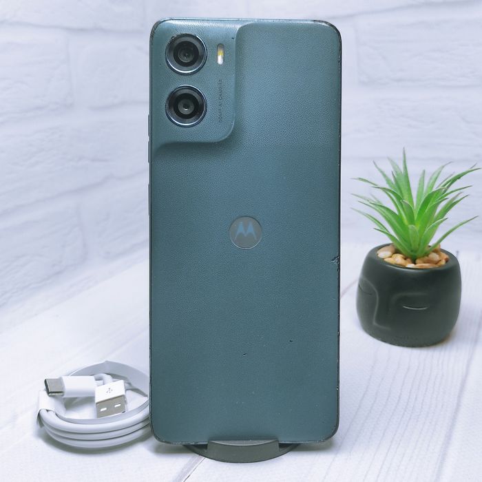 Продам телефон Moto G06 4/256Gb NFC в гарному стані