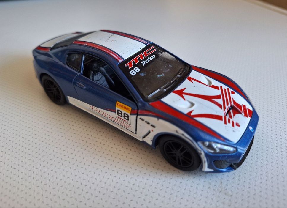 Машинка Kinsmart KT5395F GranTurismo MC Stradale