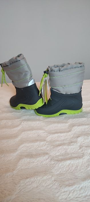 Sprzedam buty zimowe 4F rozmiar 23/24 ocieplane