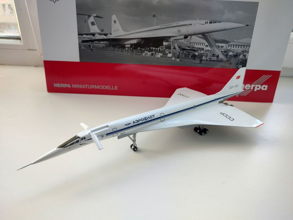 Металева модель літака Ту-144, масштаб 1:200