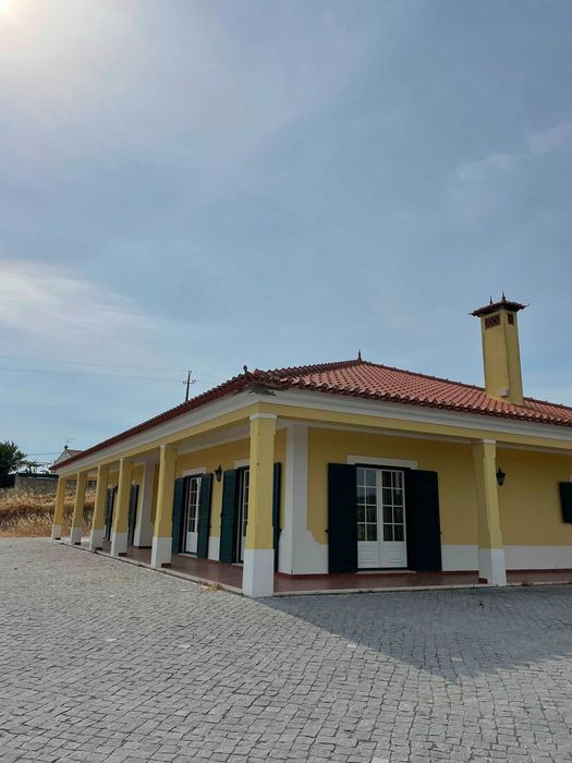 Moradia unifamiliar com terreno
