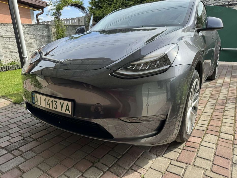 Tesla Y 2022 рік