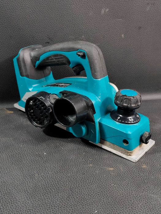 Akumulatorowy Strug Do Drewna Makita DKP180Z