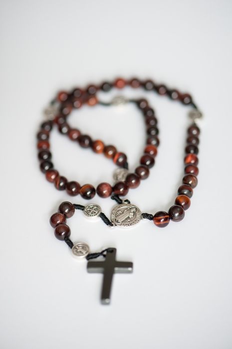 Różaniec Św.Benedykta z kamienia Bawole Oko-pamiątka na bierzmowanie