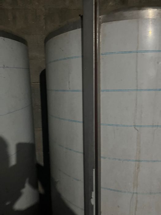 DUAS Cuba Vinho em Inox de 1000L em Bom Estado