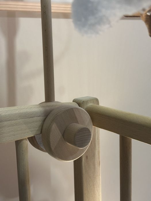 Мобіль з кронштейном